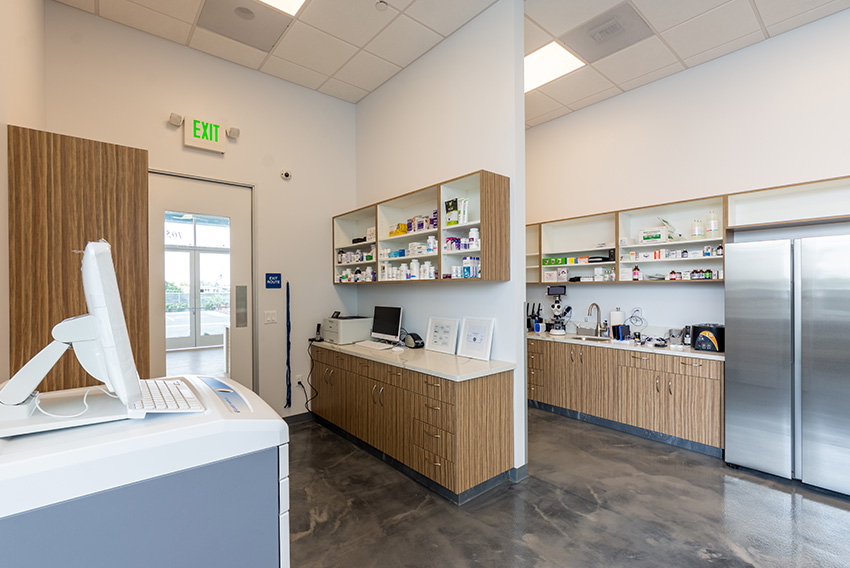 Pharmacy in - Beach Animal Urgent Care, Huntington Beach Veterinarian